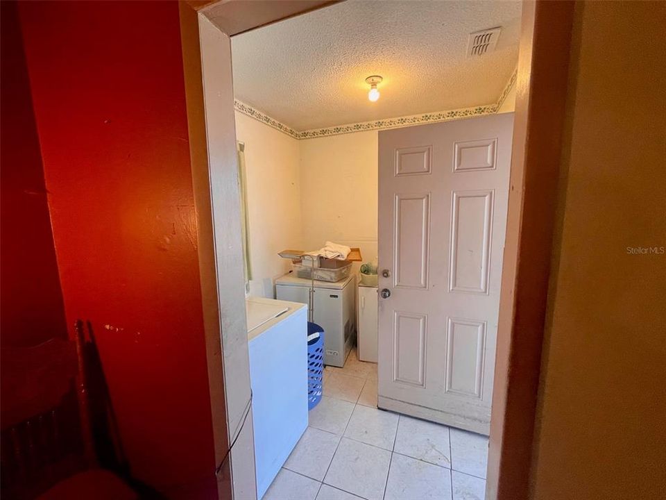 For Sale: $275,000 (3 beds, 1 baths, 1735 Square Feet)