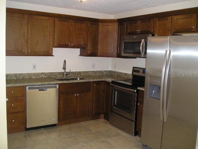 For Rent: $1,595 (3 beds, 2 baths, 1000 Square Feet)