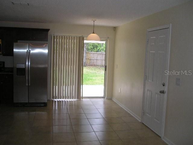 For Rent: $1,595 (3 beds, 2 baths, 1000 Square Feet)