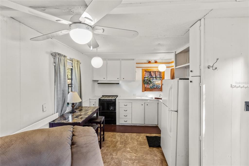 For Sale: $60,000 (2 beds, 1 baths, 490 Square Feet)