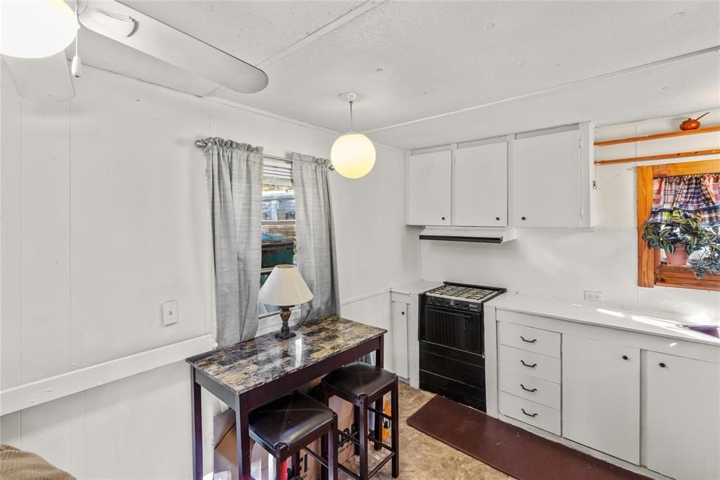 For Sale: $60,000 (2 beds, 1 baths, 490 Square Feet)