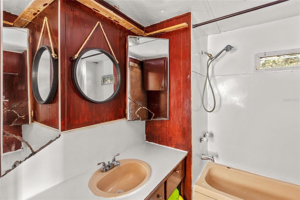 For Sale: $60,000 (2 beds, 1 baths, 490 Square Feet)