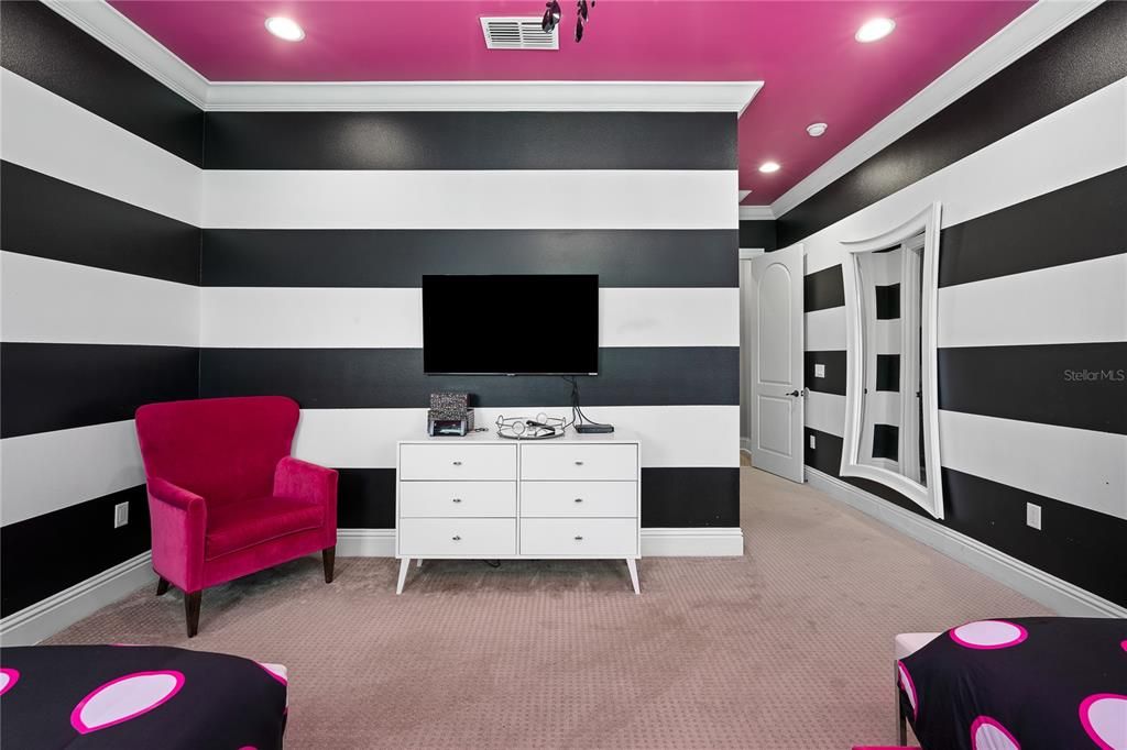 待售: $4,499,000 (14 贝兹, 15 浴室, 11719 平方英尺)