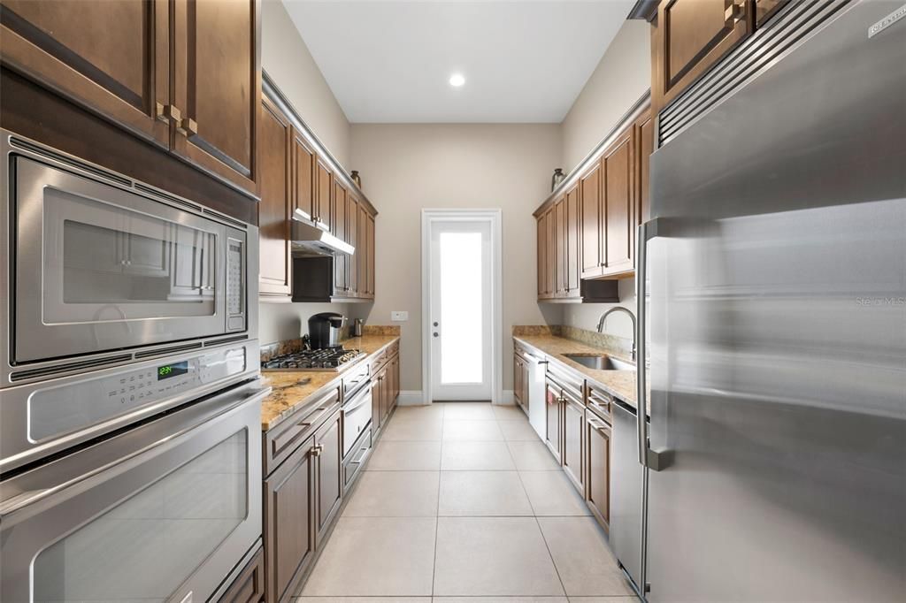 待售: $4,499,000 (14 贝兹, 15 浴室, 11719 平方英尺)