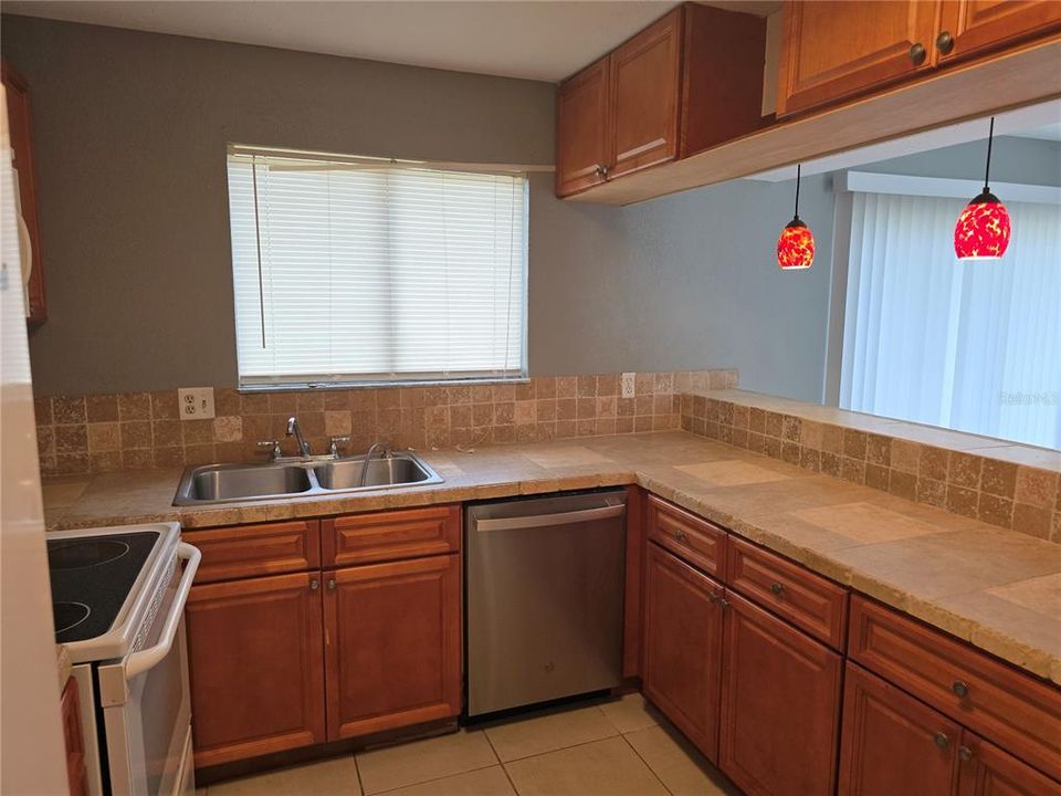 For Rent: $1,795 (3 beds, 2 baths, 1482 Square Feet)