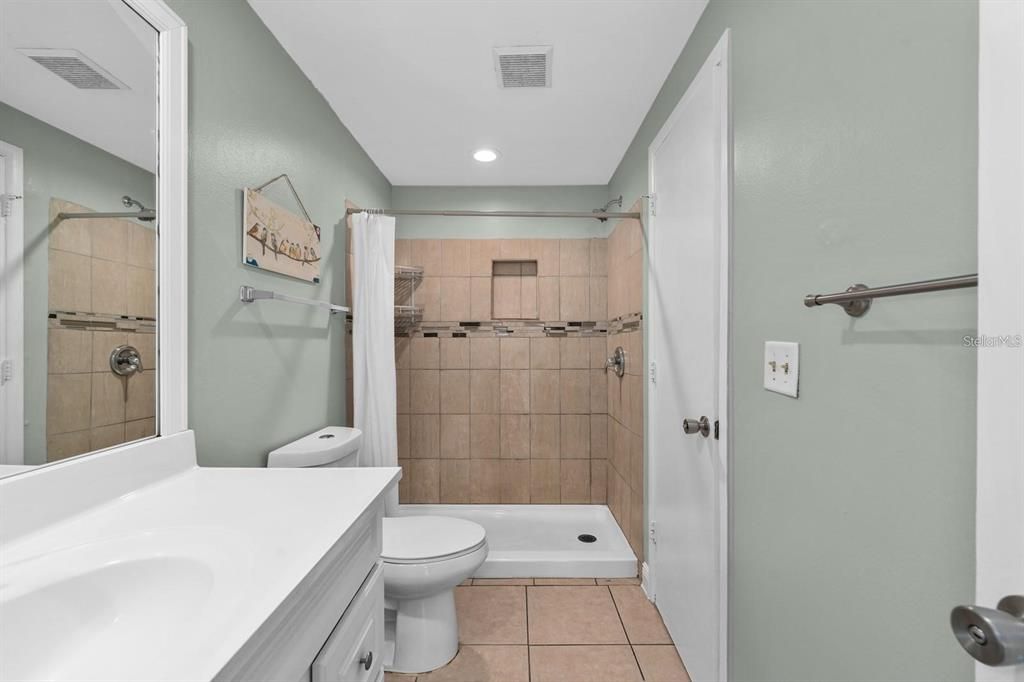 For Sale: $324,900 (3 beds, 2 baths, 1189 Square Feet)