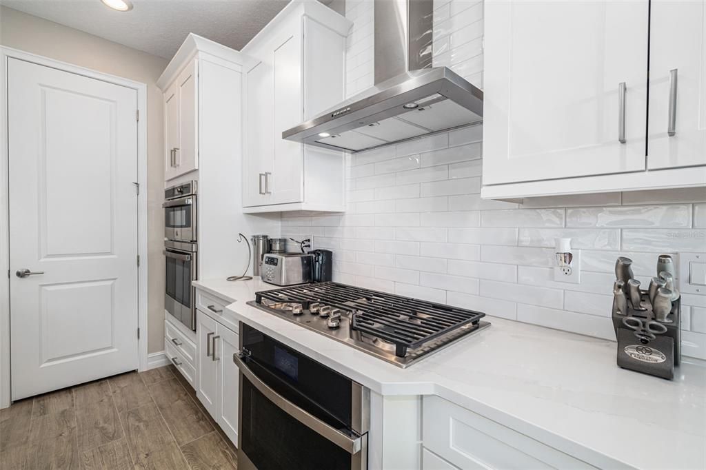 For Sale: $558,400 (3 beds, 2 baths, 1638 Square Feet)