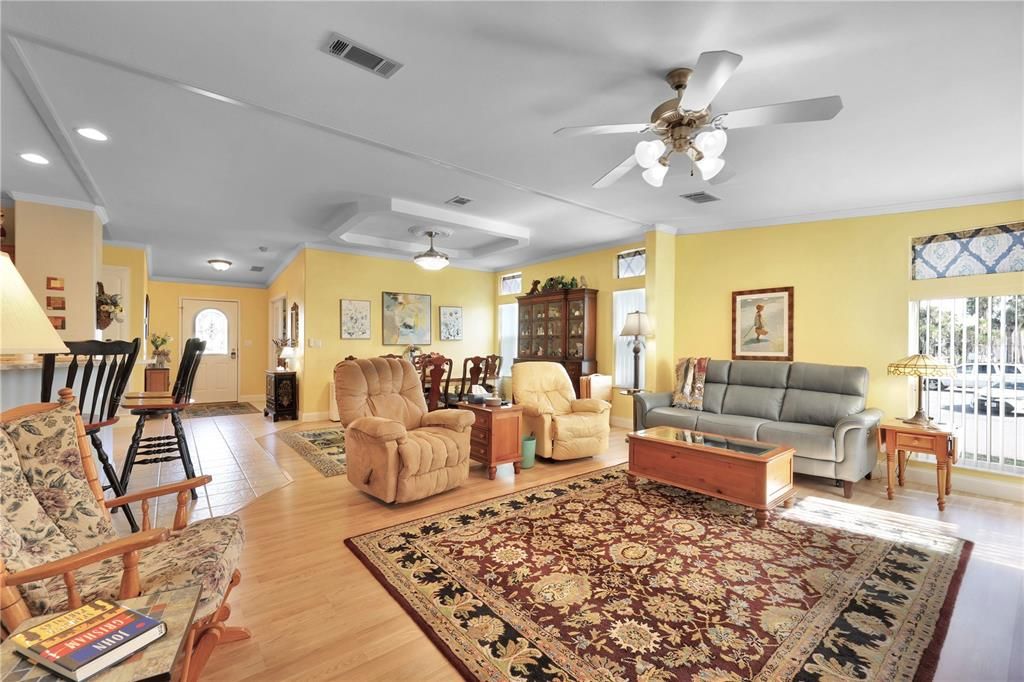 For Sale: $365,000 (2 beds, 2 baths, 1760 Square Feet)