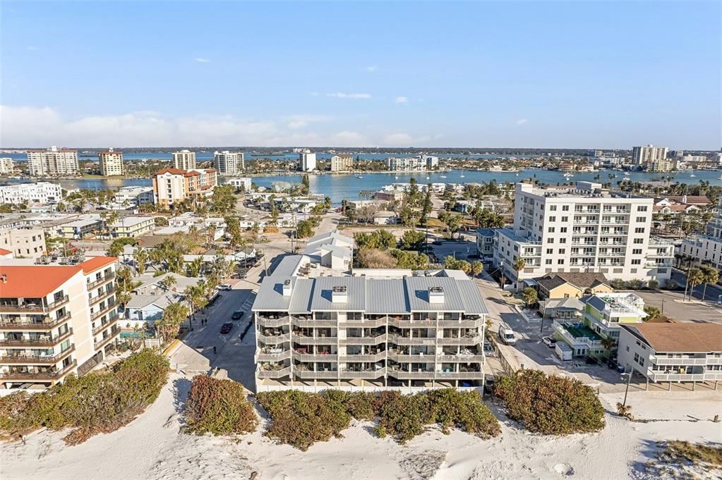 For Sale: $1,350,000 (2 beds, 2 baths, 1330 Square Feet)