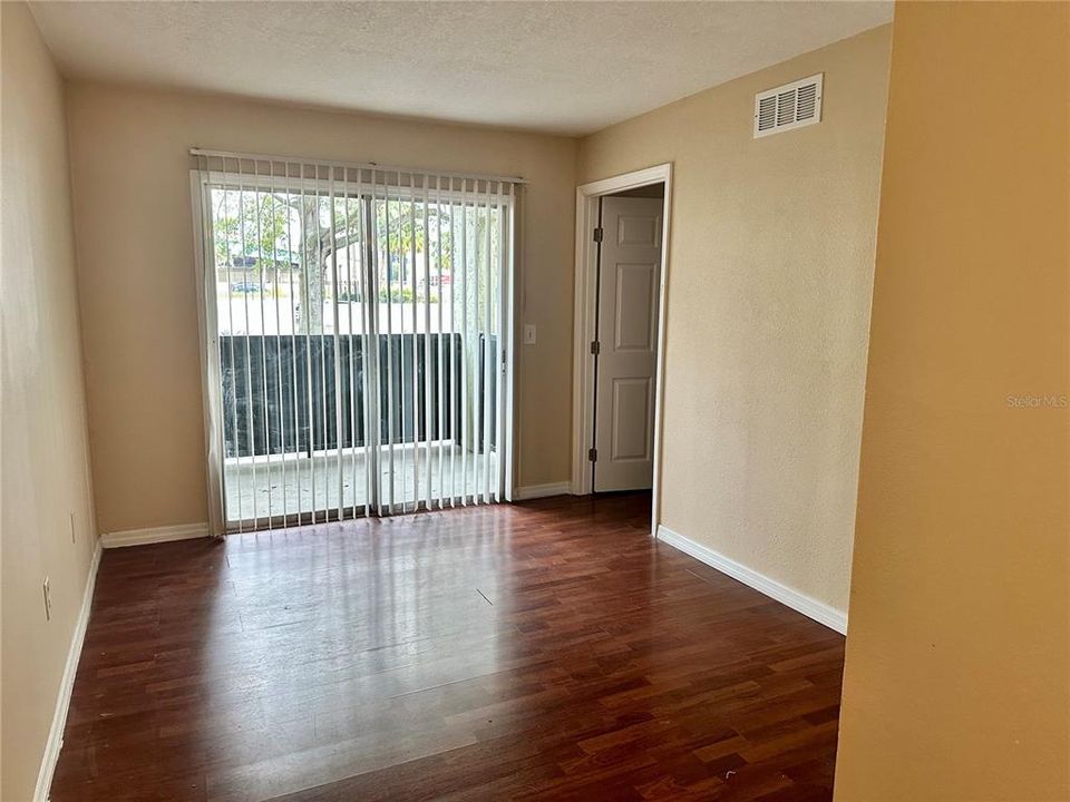 For Rent: $1,200 (1 beds, 1 baths, 462 Square Feet)