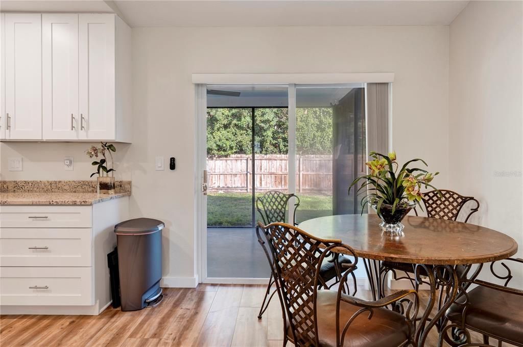 dining area/view of lanai