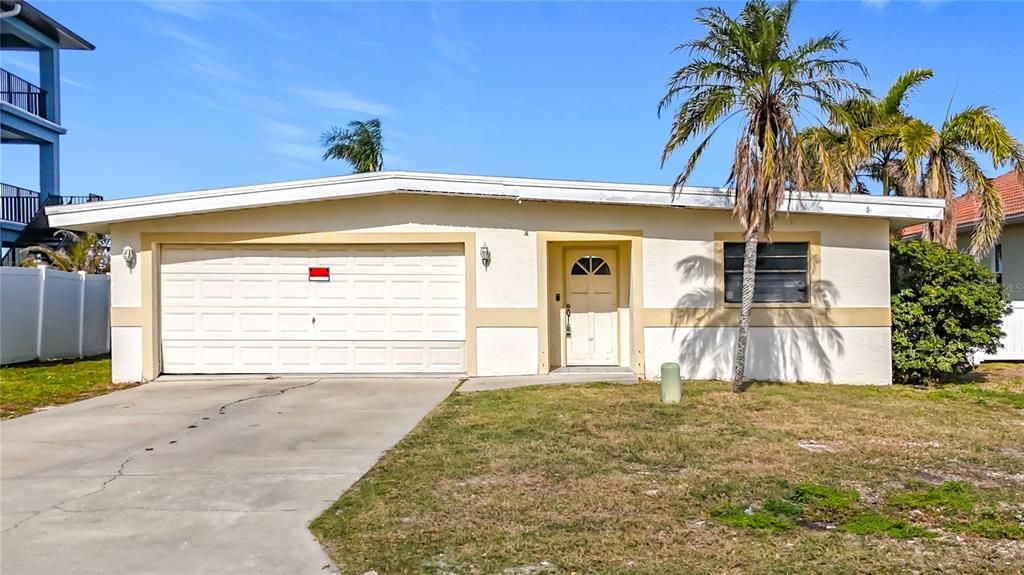 For Sale: $799,000 (3 beds, 2 baths, 1471 Square Feet)