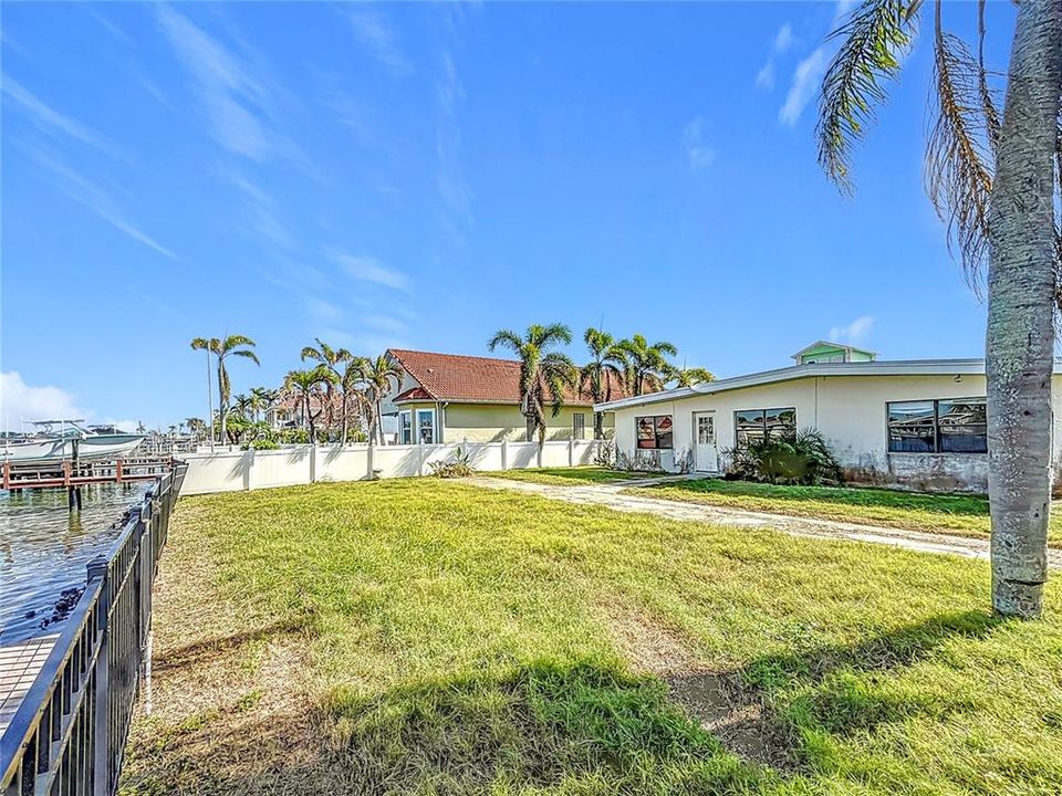 For Sale: $799,000 (3 beds, 2 baths, 1471 Square Feet)