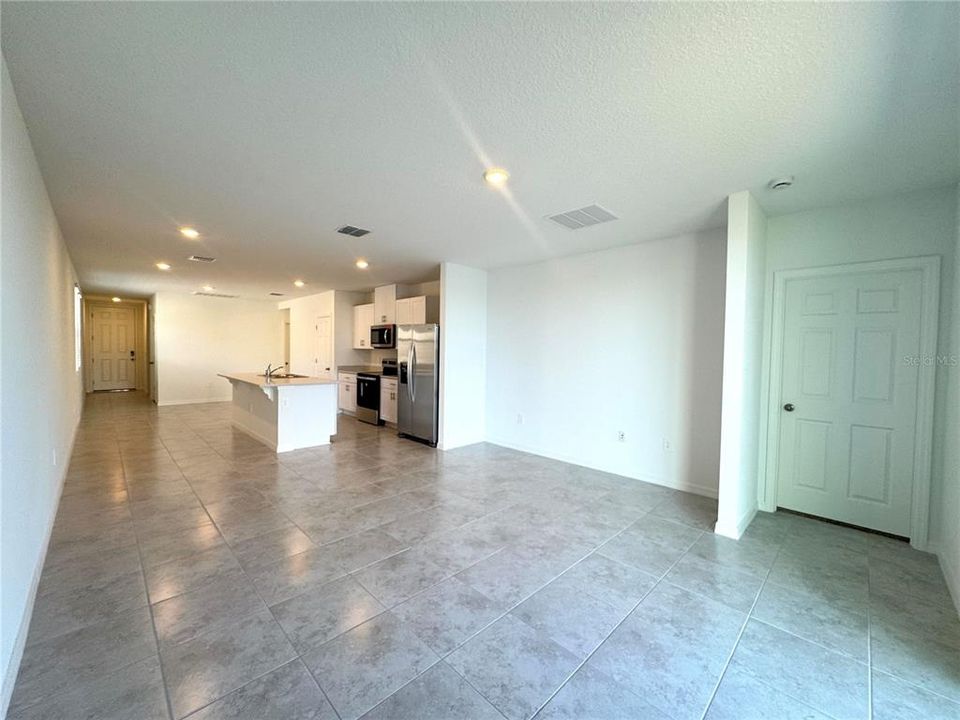 For Rent: $1,699 (3 beds, 2 baths, 1483 Square Feet)