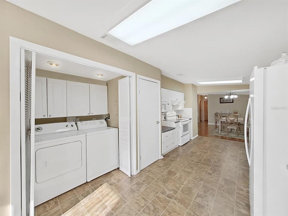 For Sale: $239,900 (3 beds, 2 baths, 1404 Square Feet)