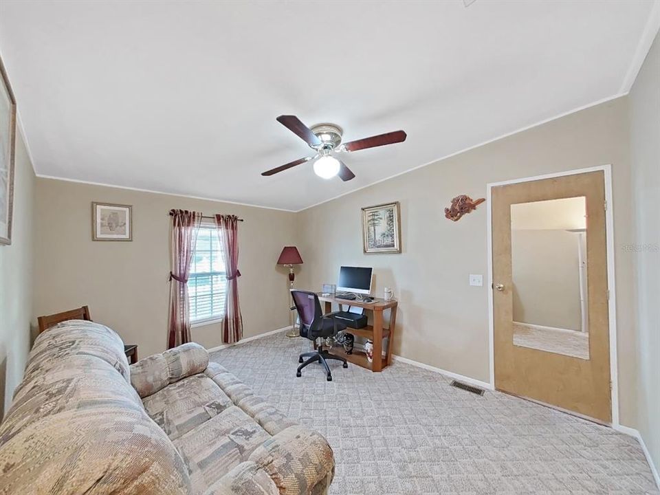 For Sale: $239,900 (3 beds, 2 baths, 1404 Square Feet)