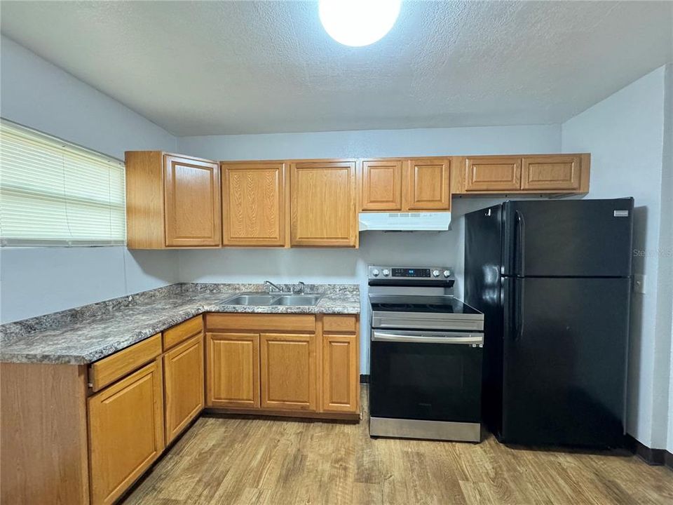 For Rent: $1,150 (2 beds, 1 baths, 750 Square Feet)