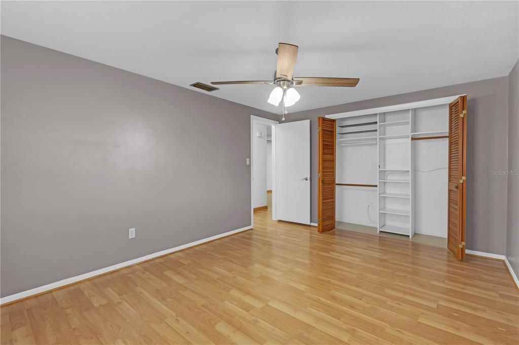 For Sale: $235,000 (2 beds, 2 baths, 1128 Square Feet)