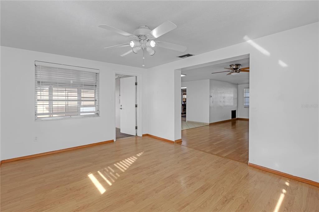 For Sale: $235,000 (2 beds, 2 baths, 1128 Square Feet)