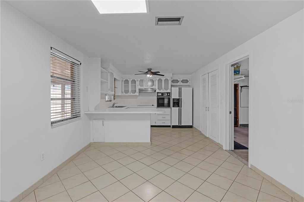 For Sale: $235,000 (2 beds, 2 baths, 1128 Square Feet)