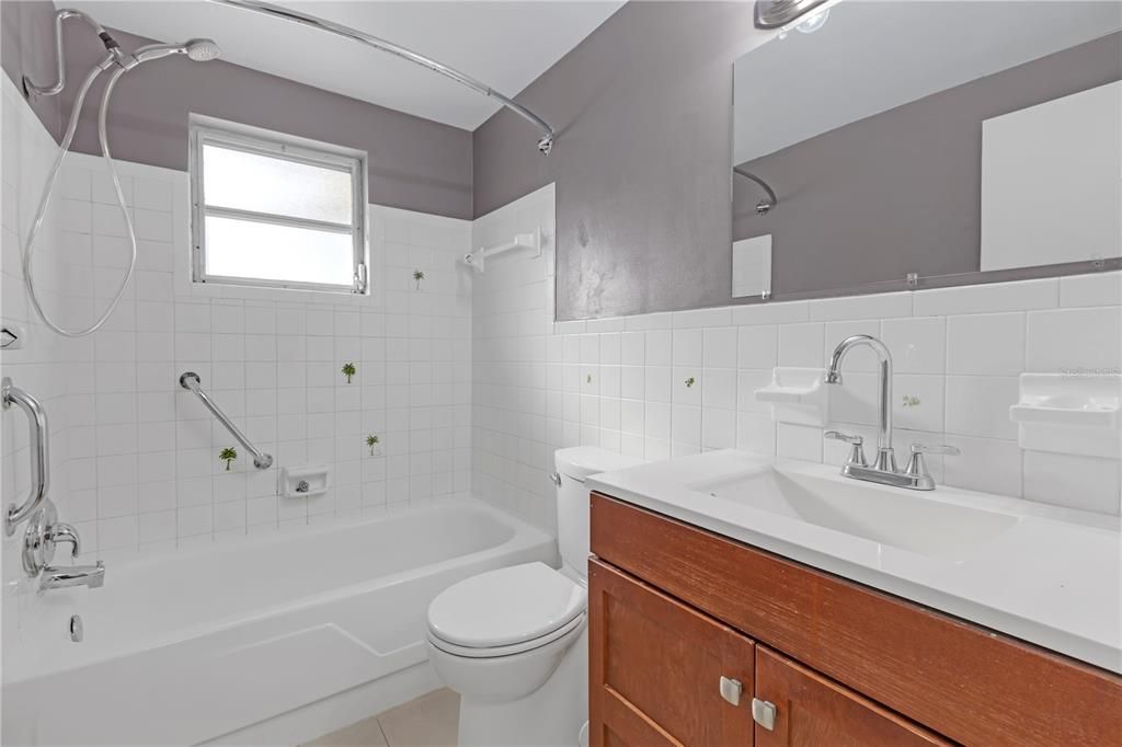 For Sale: $235,000 (2 beds, 2 baths, 1128 Square Feet)