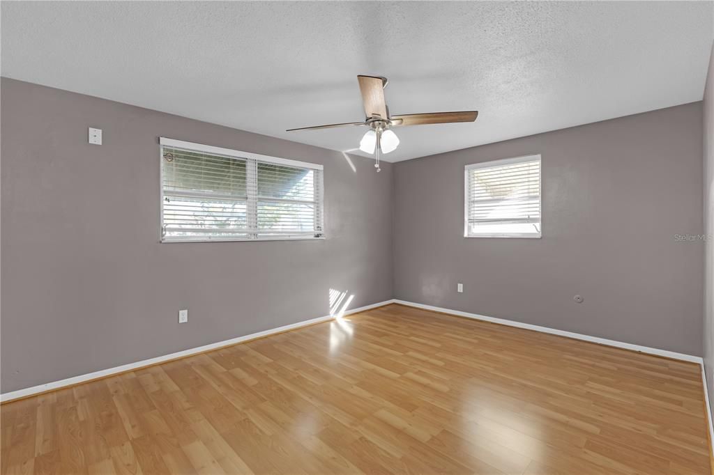 For Sale: $235,000 (2 beds, 2 baths, 1128 Square Feet)