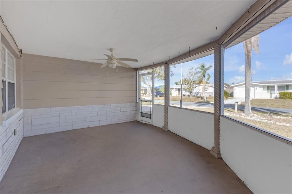 For Sale: $235,000 (2 beds, 2 baths, 1128 Square Feet)