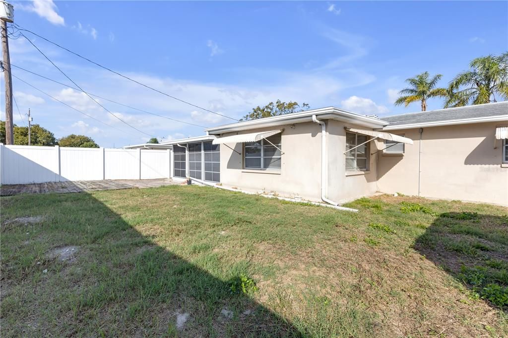 For Sale: $235,000 (2 beds, 2 baths, 1128 Square Feet)