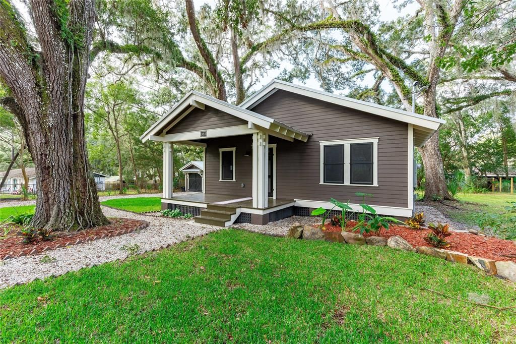 Recently Rented: $3,000 (3 beds, 2 baths, 1392 Square Feet)