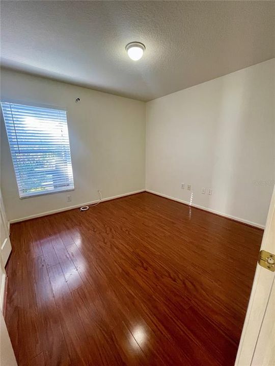 For Rent: $2,200 (4 beds, 2 baths, 1936 Square Feet)