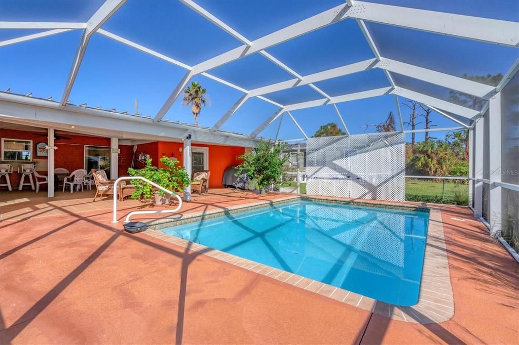 For Rent: $3,900 (3 beds, 2 baths, 1554 Square Feet)