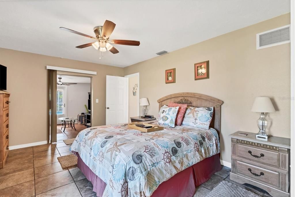 For Rent: $3,900 (3 beds, 2 baths, 1554 Square Feet)