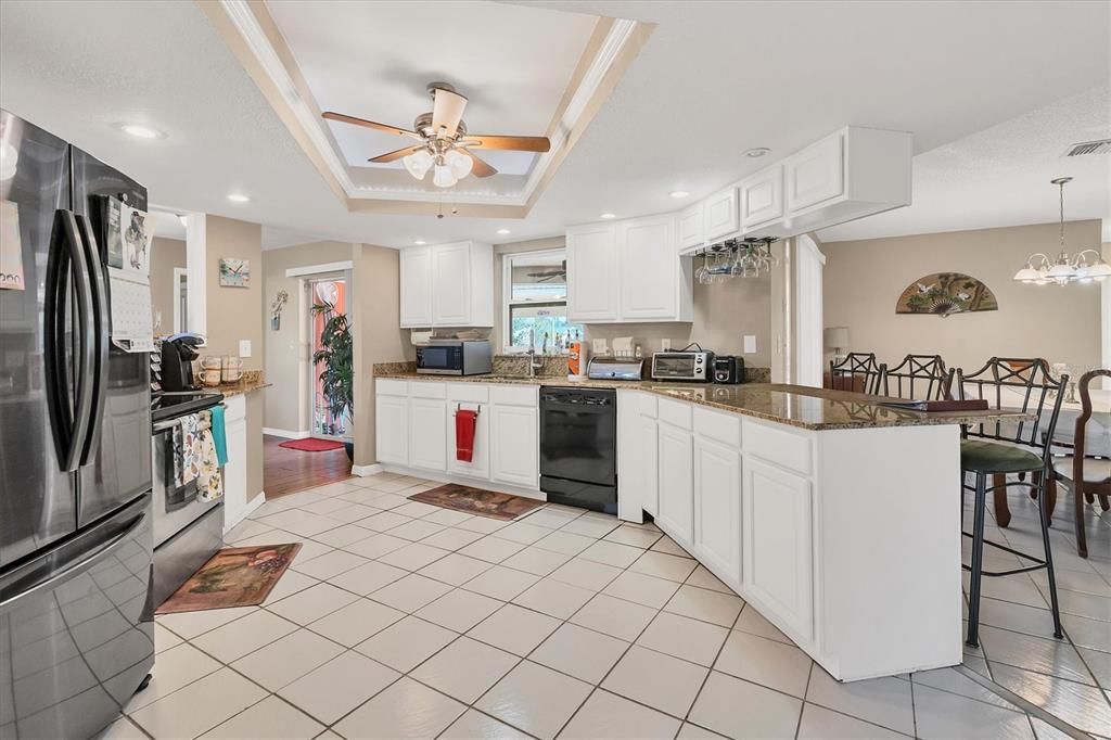 For Rent: $3,900 (3 beds, 2 baths, 1554 Square Feet)