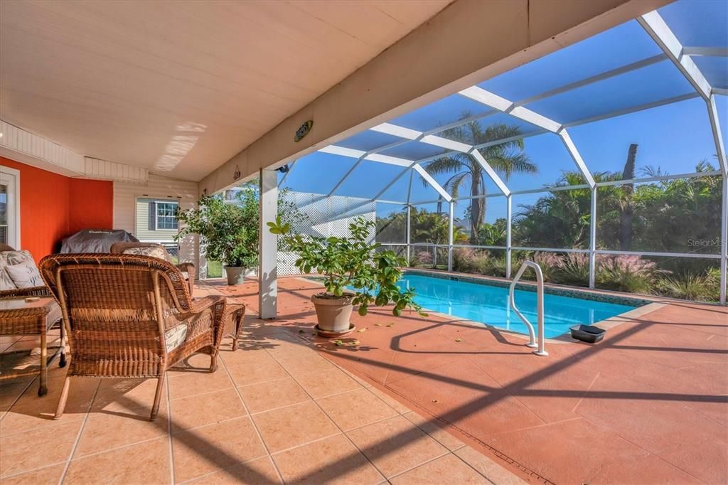 For Rent: $3,900 (3 beds, 2 baths, 1554 Square Feet)