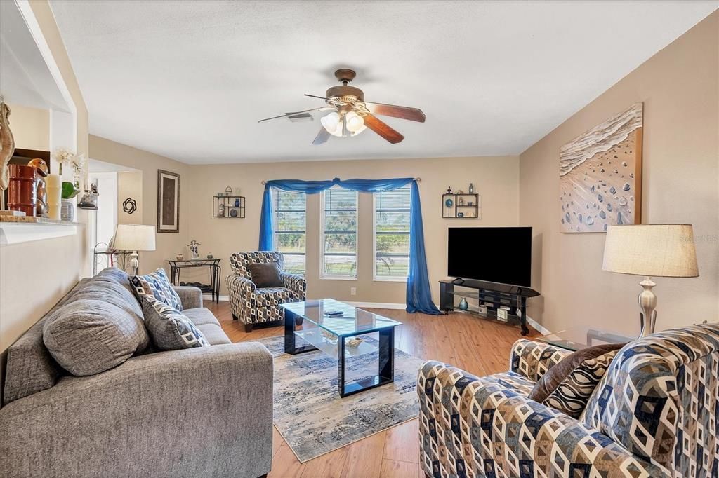 For Rent: $3,900 (3 beds, 2 baths, 1554 Square Feet)