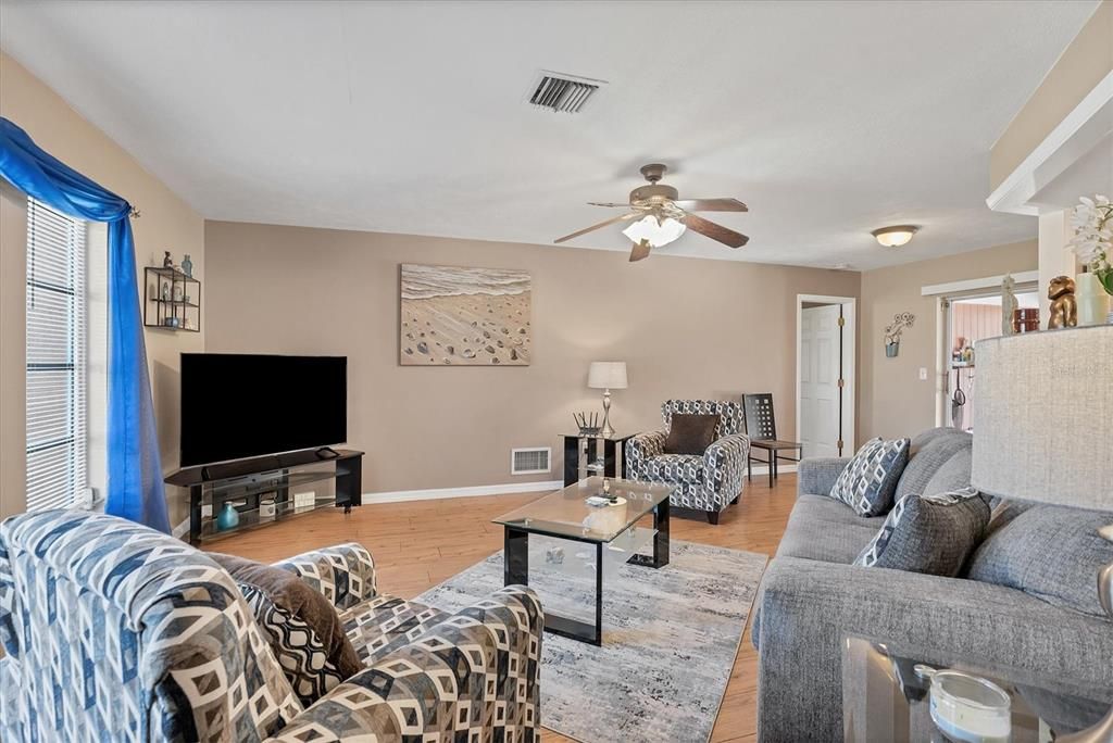 For Rent: $3,900 (3 beds, 2 baths, 1554 Square Feet)