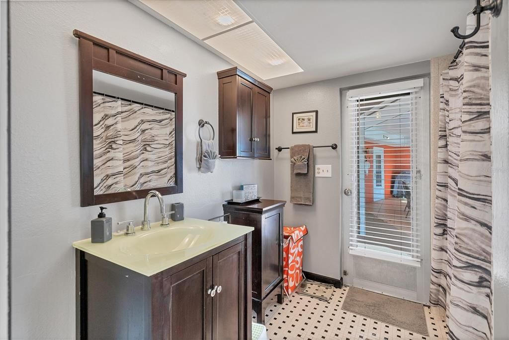 For Rent: $3,900 (3 beds, 2 baths, 1554 Square Feet)