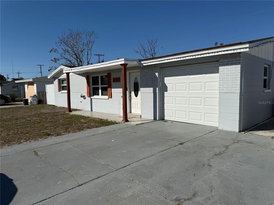 For Sale: $263,000 (3 beds, 2 baths, 1191 Square Feet)