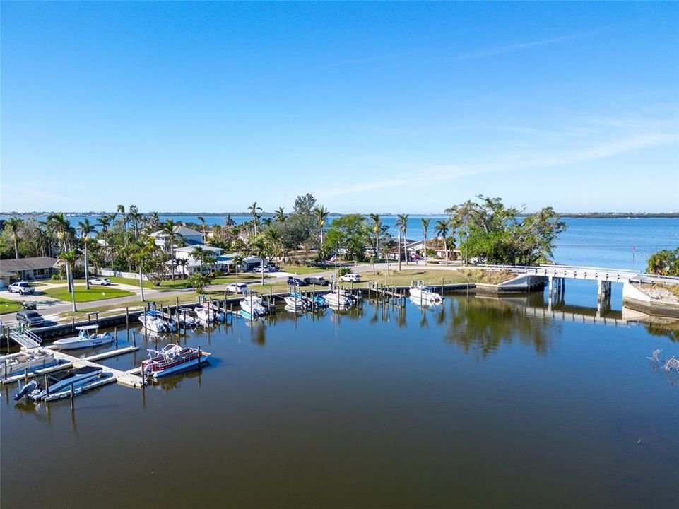 For Sale: $950,000 (4 beds, 2 baths, 2871 Square Feet)