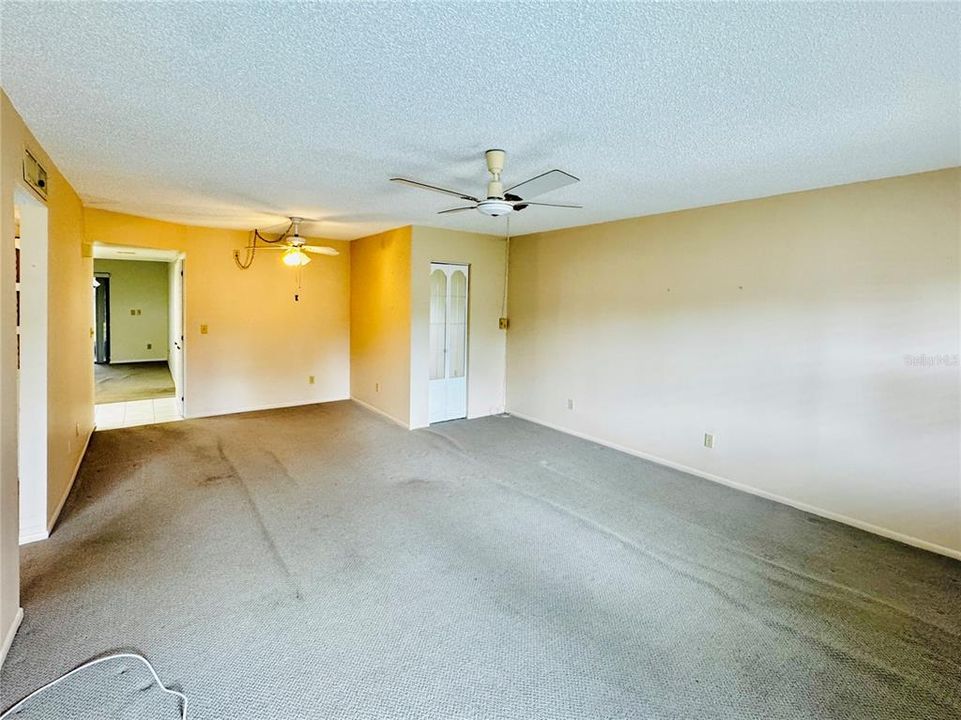 For Sale: $265,000 (2 beds, 2 baths, 1135 Square Feet)