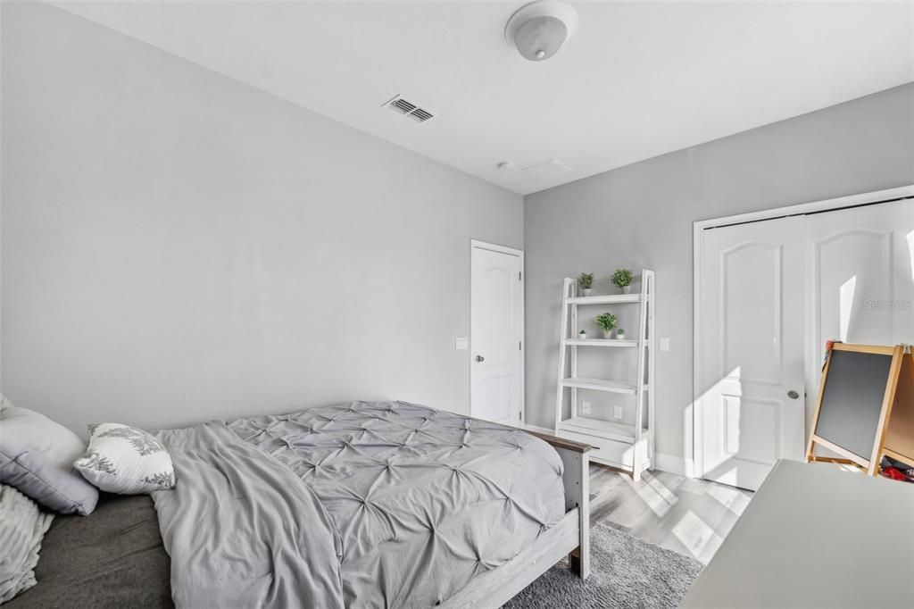 For Sale: $349,900 (3 beds, 2 baths, 1692 Square Feet)