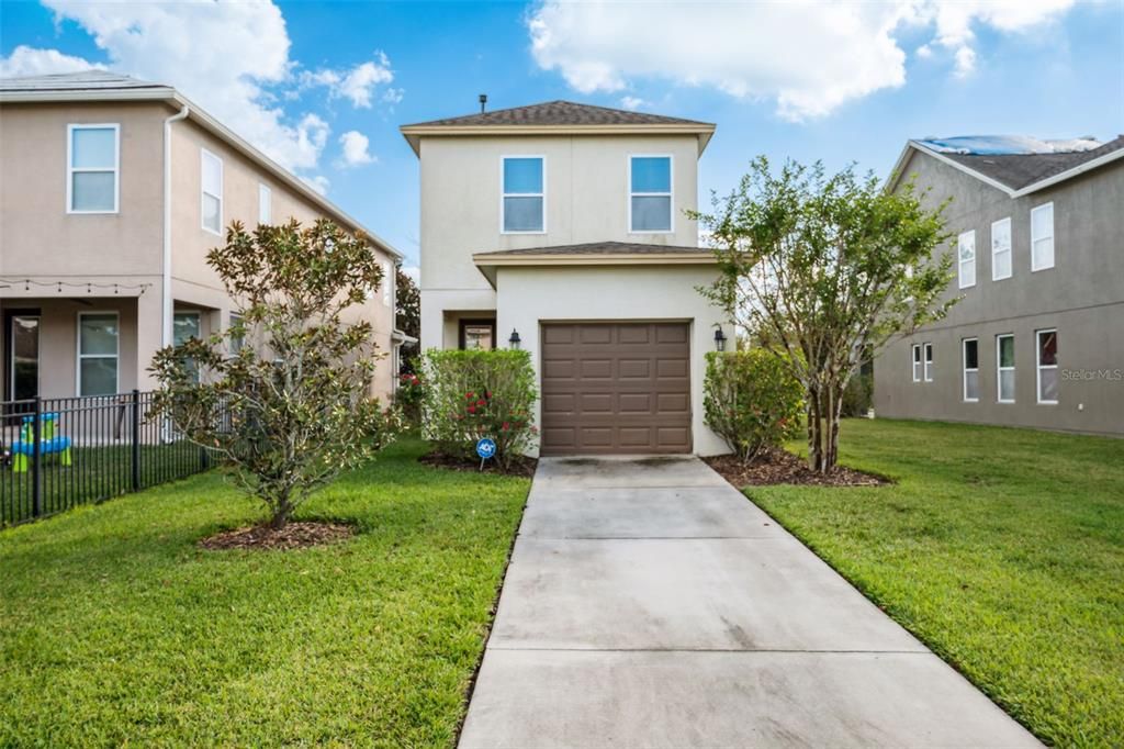 For Sale: $349,900 (3 beds, 2 baths, 1692 Square Feet)