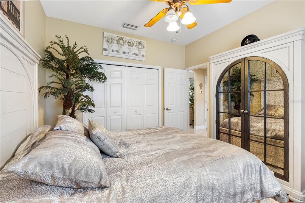 For Sale: $1,049,000 (4 beds, 4 baths, 4021 Square Feet)