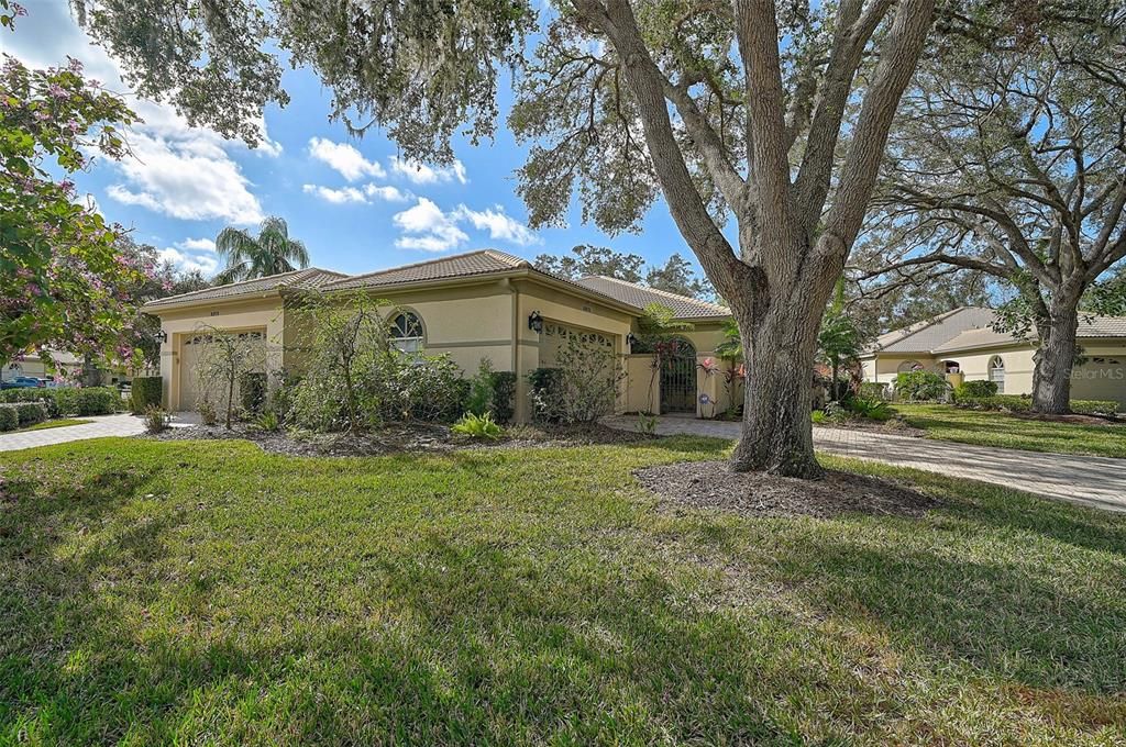 For Sale: $595,000 (3 beds, 2 baths, 1856 Square Feet)