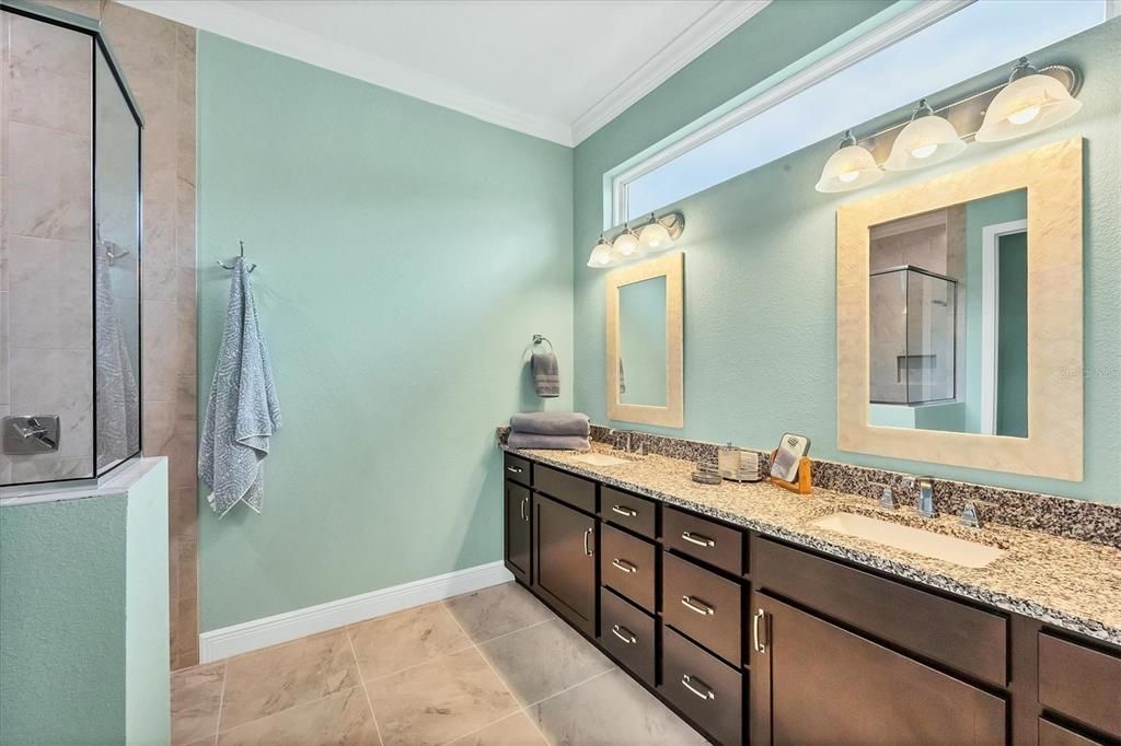 出租: $5,200 (3 贝兹, 2 浴室, 2158 平方英尺)