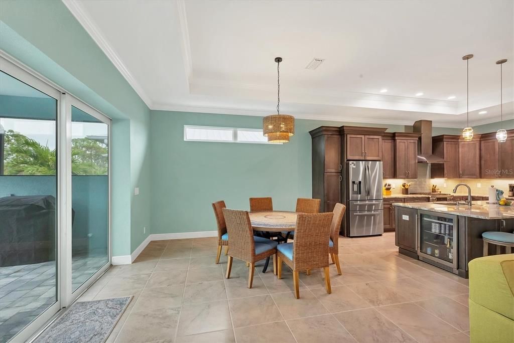 出租: $5,200 (3 贝兹, 2 浴室, 2158 平方英尺)