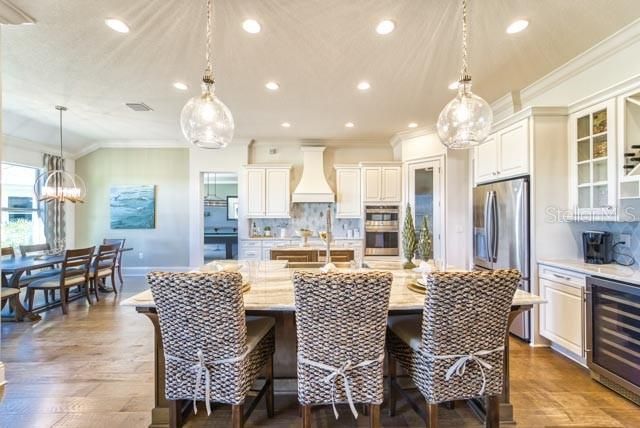 Open Kitchen with Large Island!