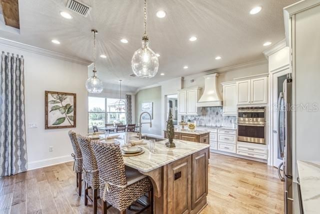 Big Kitchen with Lots of Upgraded Cabinetry!