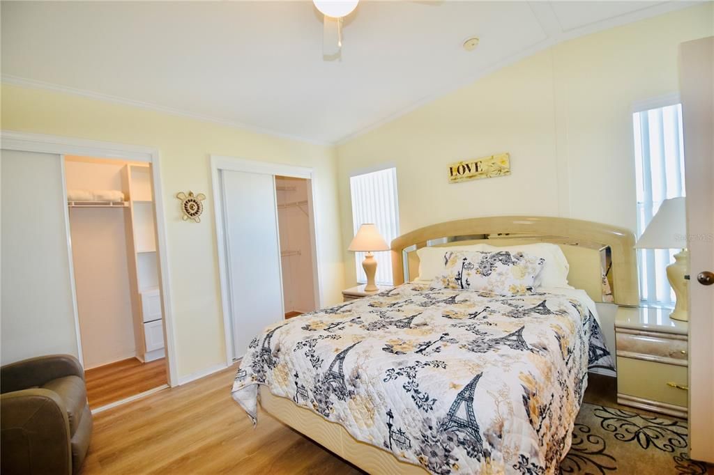 For Sale: $229,900 (2 beds, 2 baths, 1539 Square Feet)