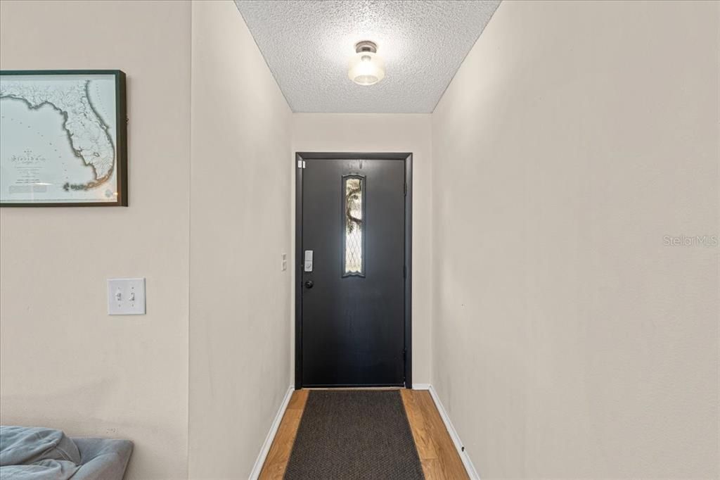 For Sale: $349,900 (2 beds, 2 baths, 1324 Square Feet)